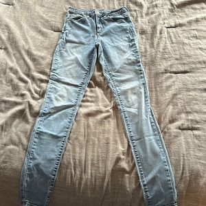 Universal Thread Jeans